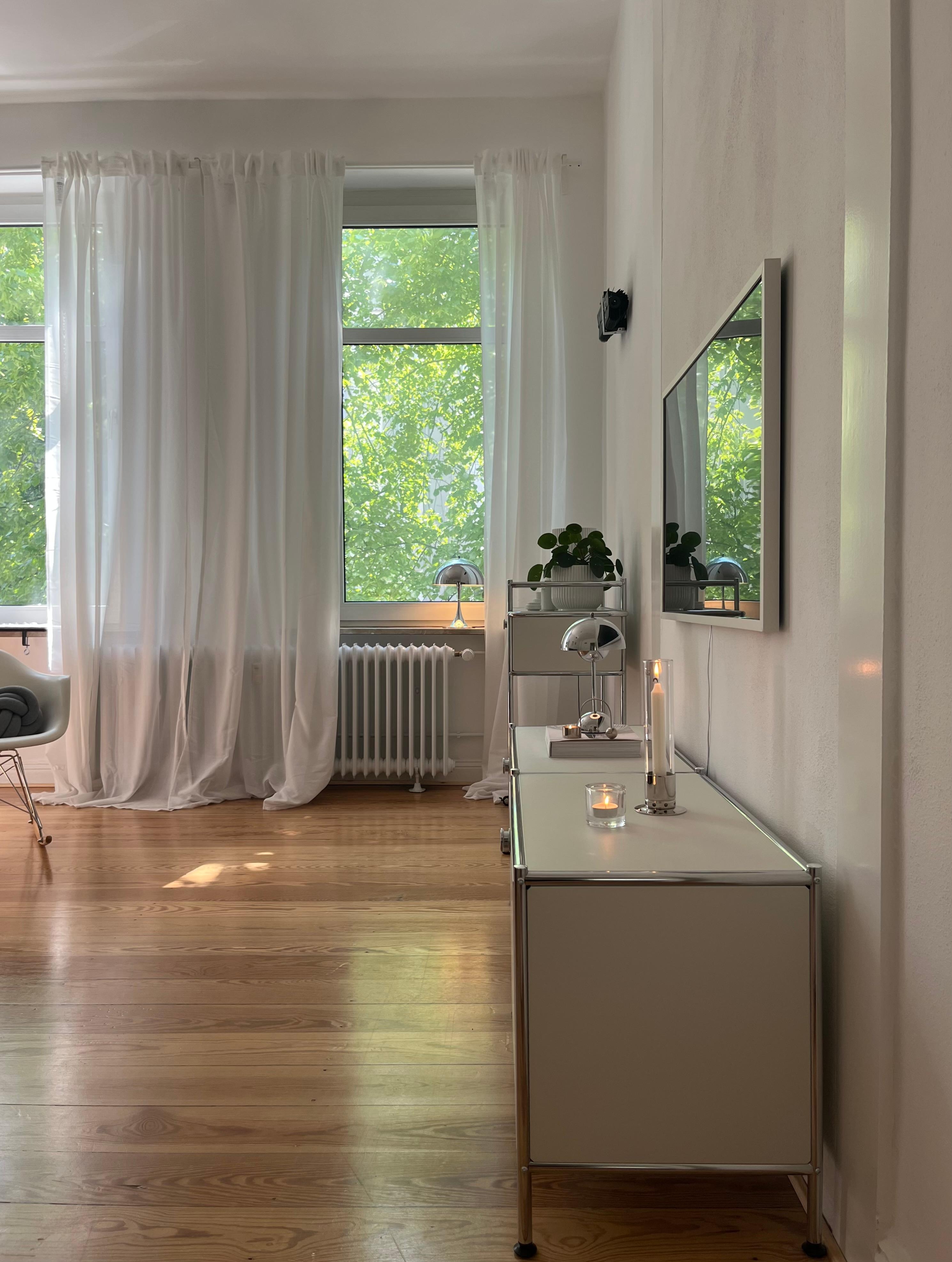 #wohnzimmer #leuchtenliebe #danishdesign #altbauwohnung #altbauliebe #skandinavischwohnen 