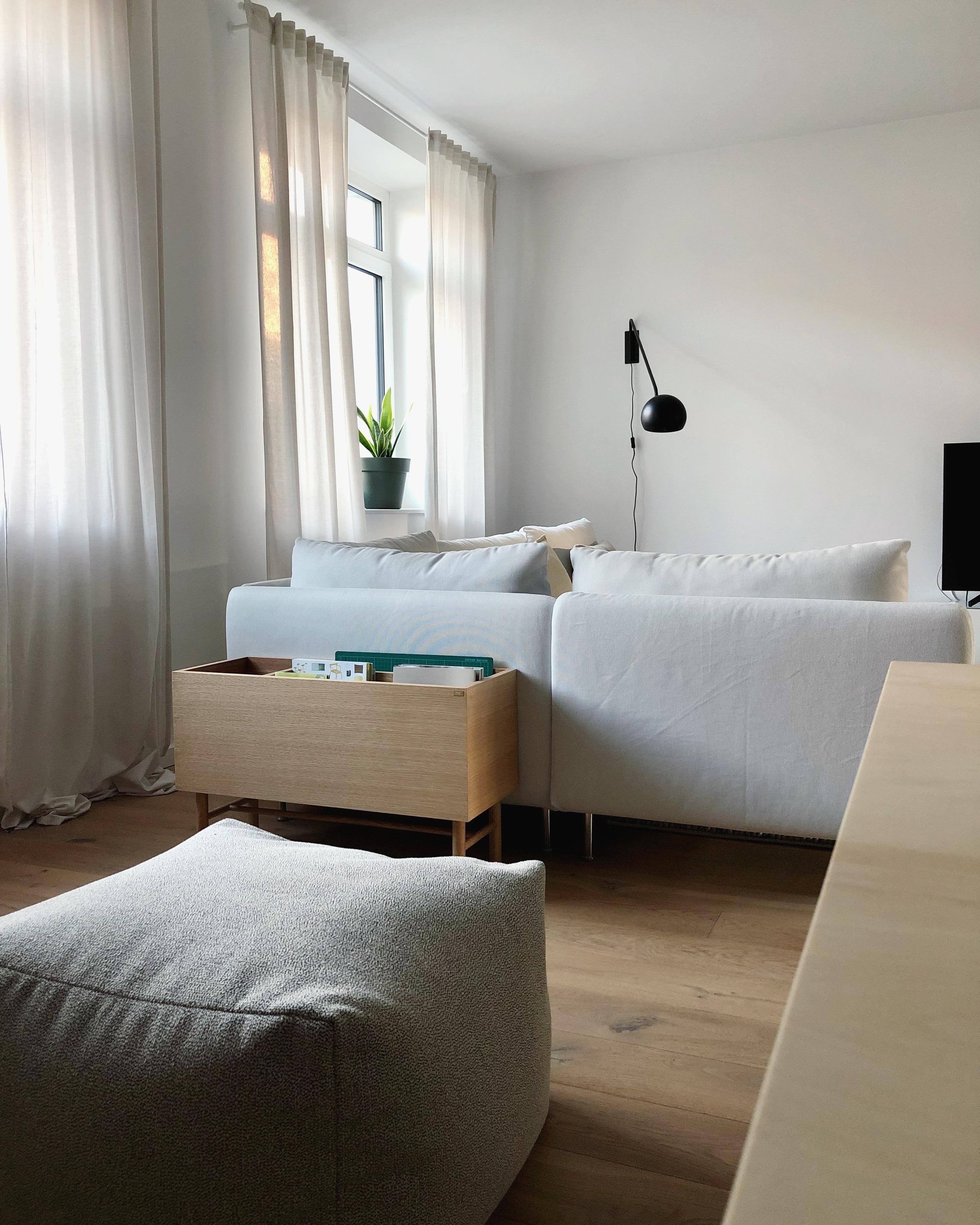 #wohnzimmer #livingroom #couch #sofa #whiteinterior #interior #minimalism #home #couchstyle #wohnen #pouf