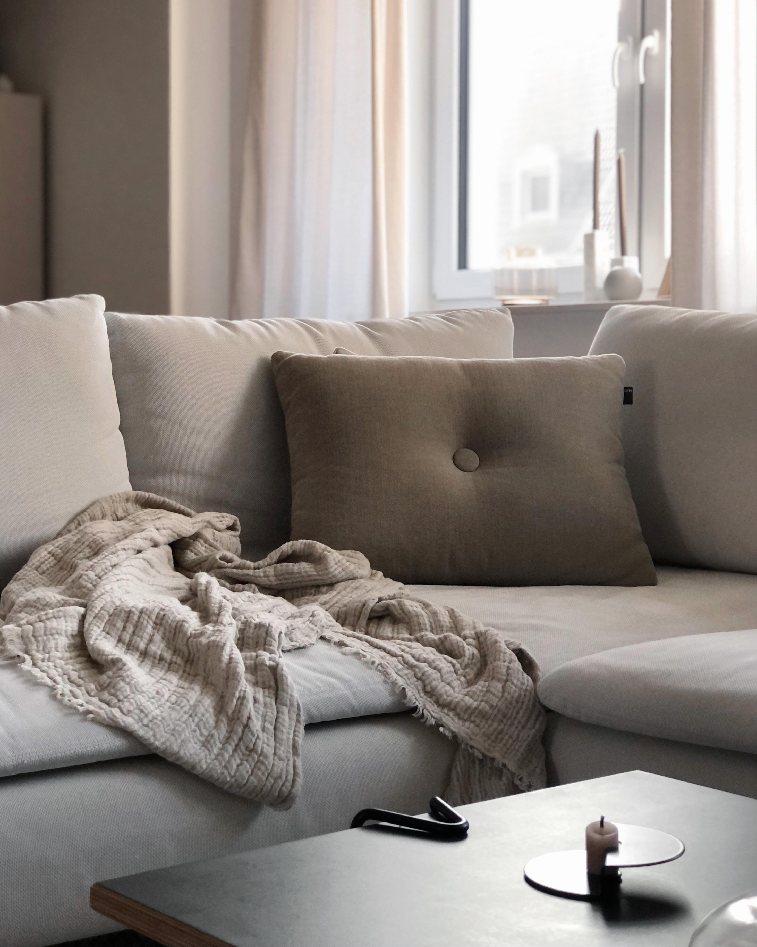 #wohnzimmer #livingroom #cozy #hygge # home #sofa #couch #couchstyle #nordicliving #skandinavisch #skandi #interior