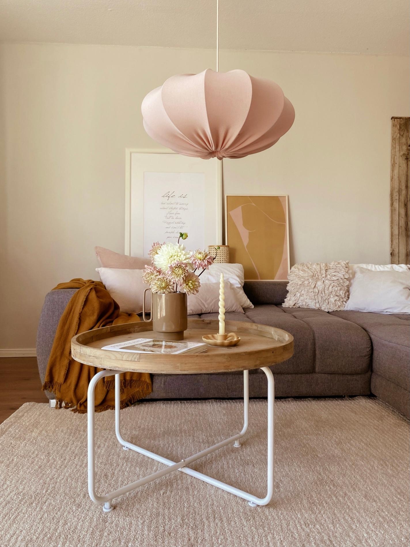 Wohnzimmer 
#livingroom#dekoliebe#rosarosa#cozyliving#wohnenunddekorieren#homestyle#couch