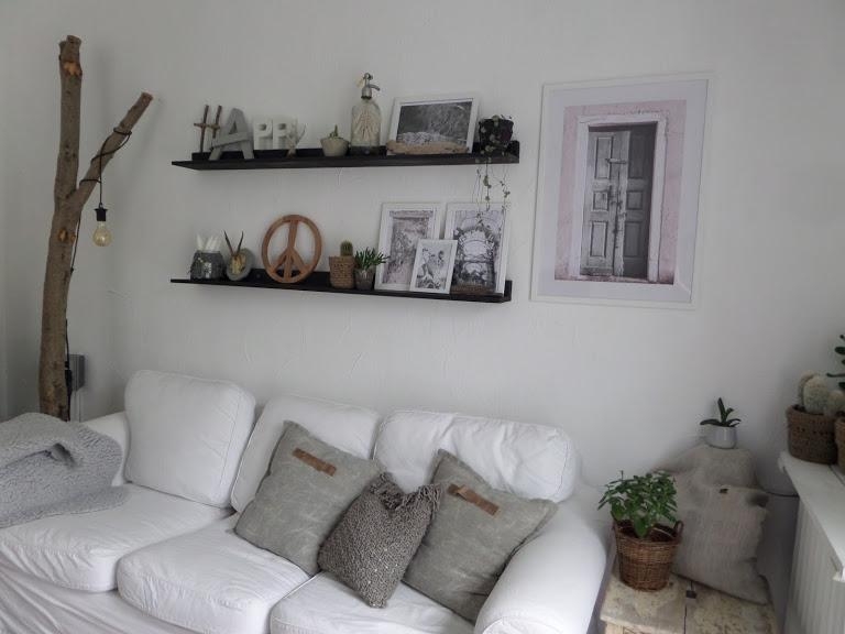 Wohnzimmer 
#skandistyle #nordichome #bilderwand #whiteandvintage #livingroom #schönerwohnen #pureliving