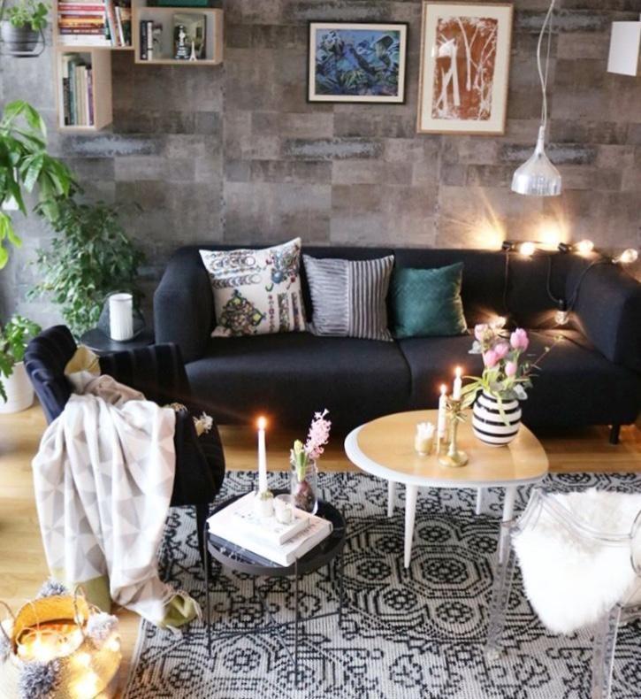 #wohnzimmer #sofa #tepich #hygge #cosy #deko #tapete #skandinavisch #schwarz