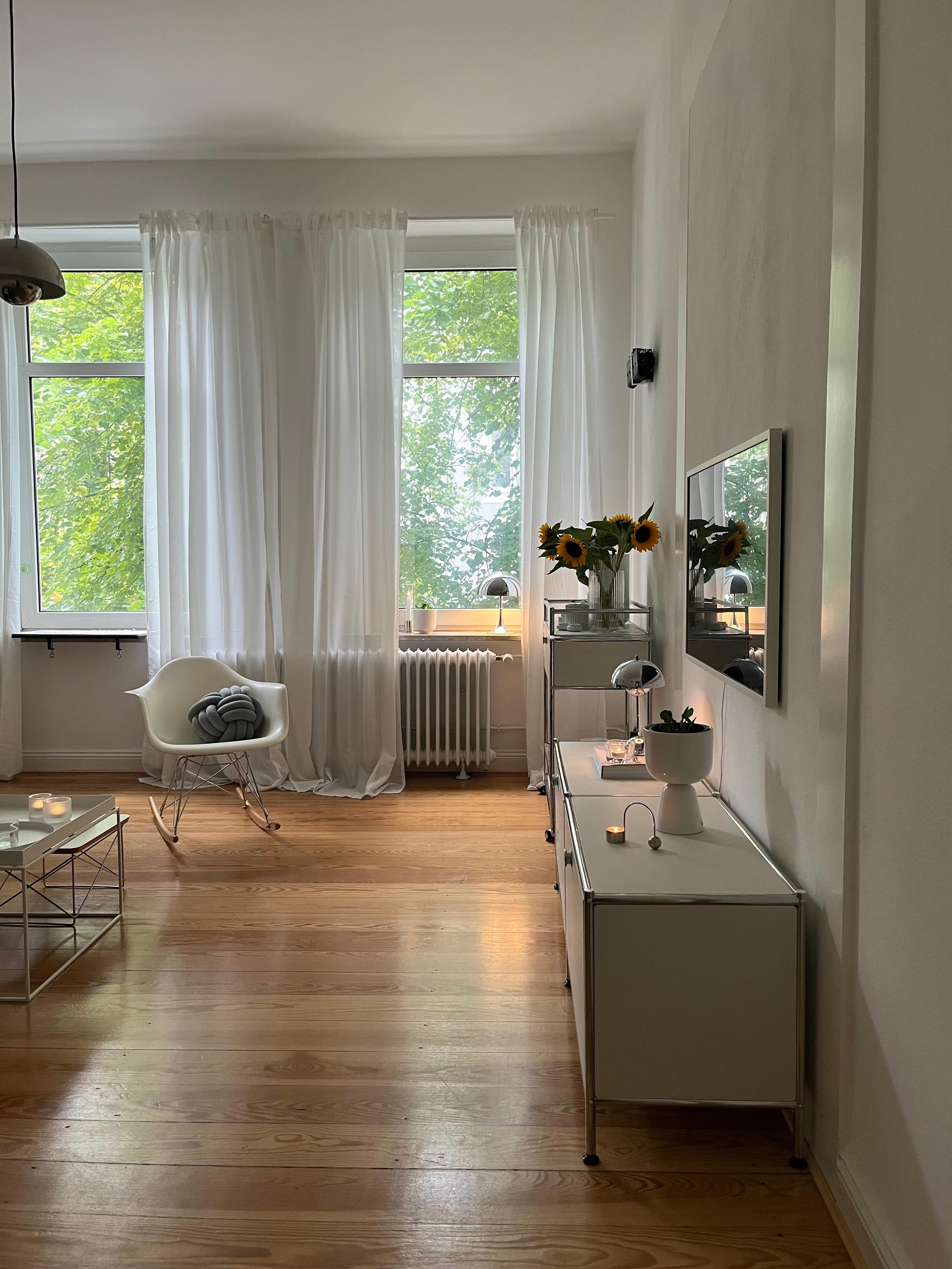 #wohnzimmer #sonnenblumen #skandinavischwohnen #hyggehome #danishdesign 