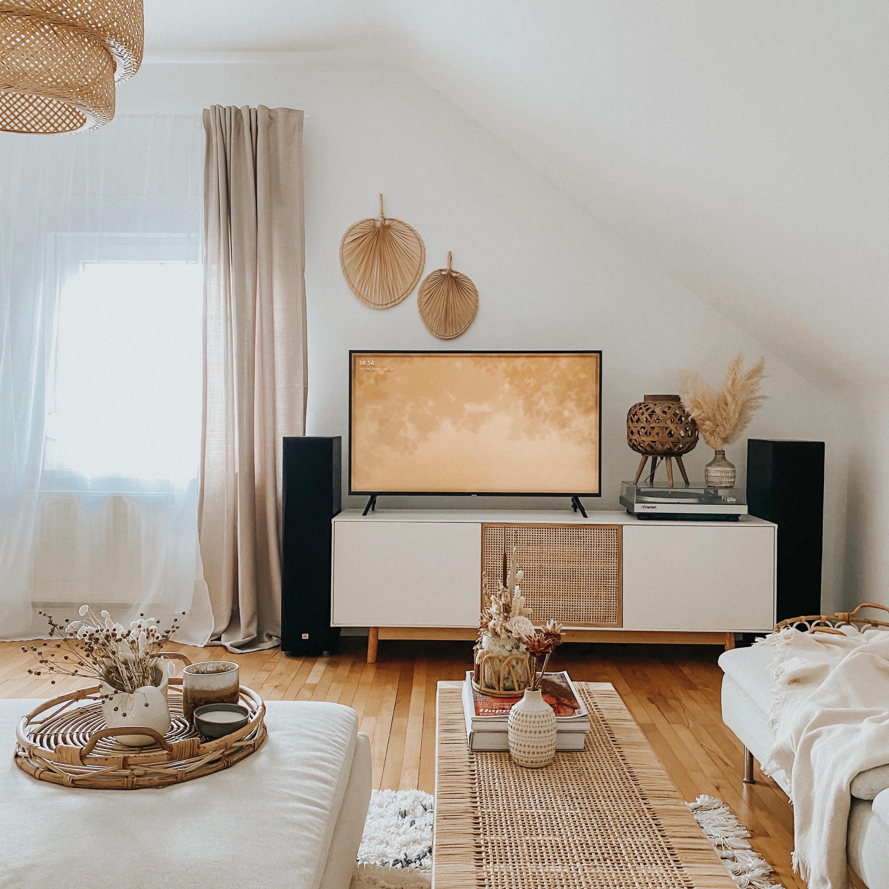 #wohnzimmer #tvschrank #rattan #tvboard #boho #bohostyle #living #couch #cozy