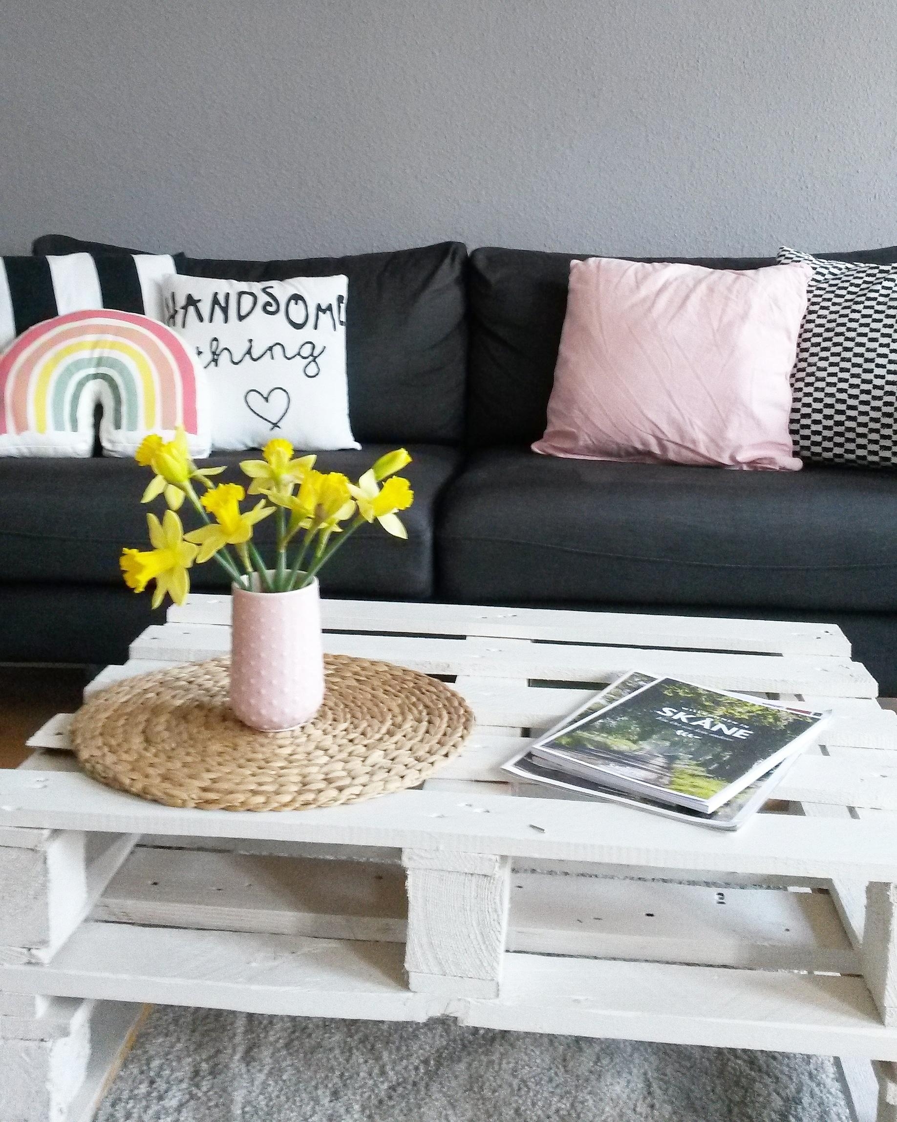 #wohnzimmer #wohnzimmereinblick #couchliebe #farbenfroh