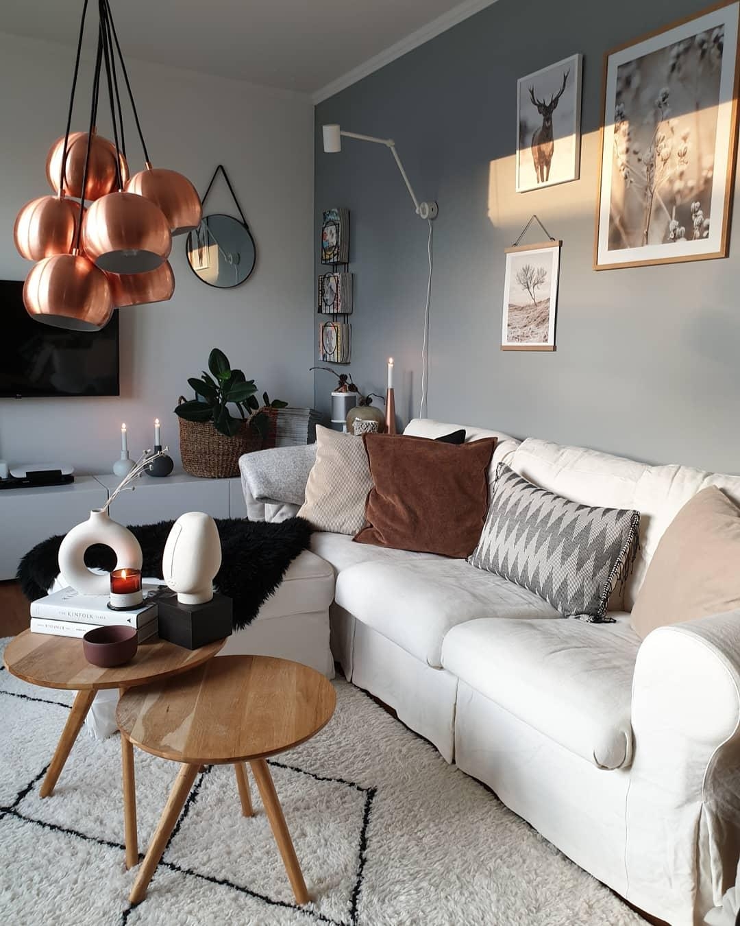#wohnzimmerinspo #livingroom #interior #decor #skandi #inspo 
Letzte Sonnenstrahlen