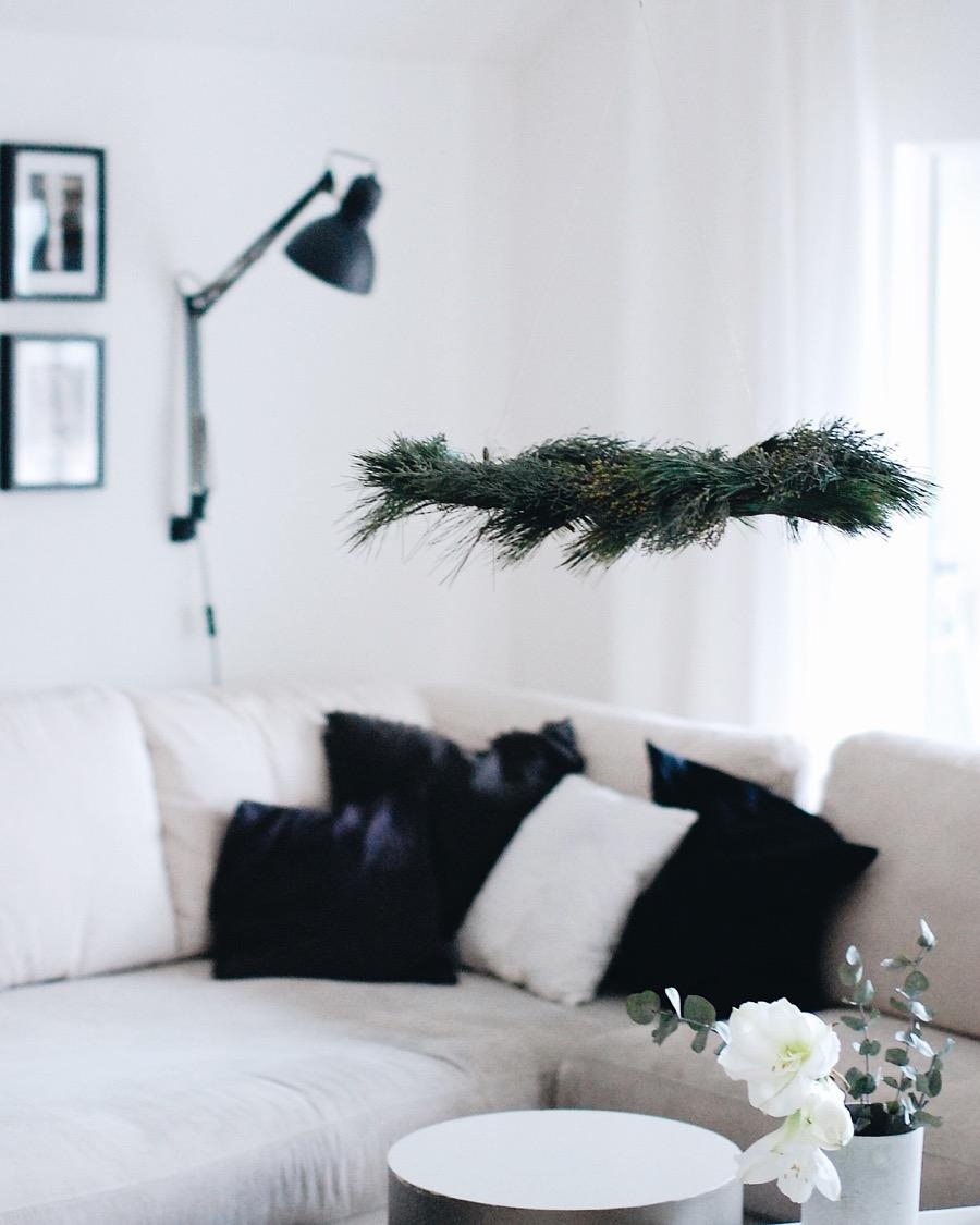 #wreath #kranz #diy #minimal #weihnachtsdeko #xmas #livingroom #home #interior #grün