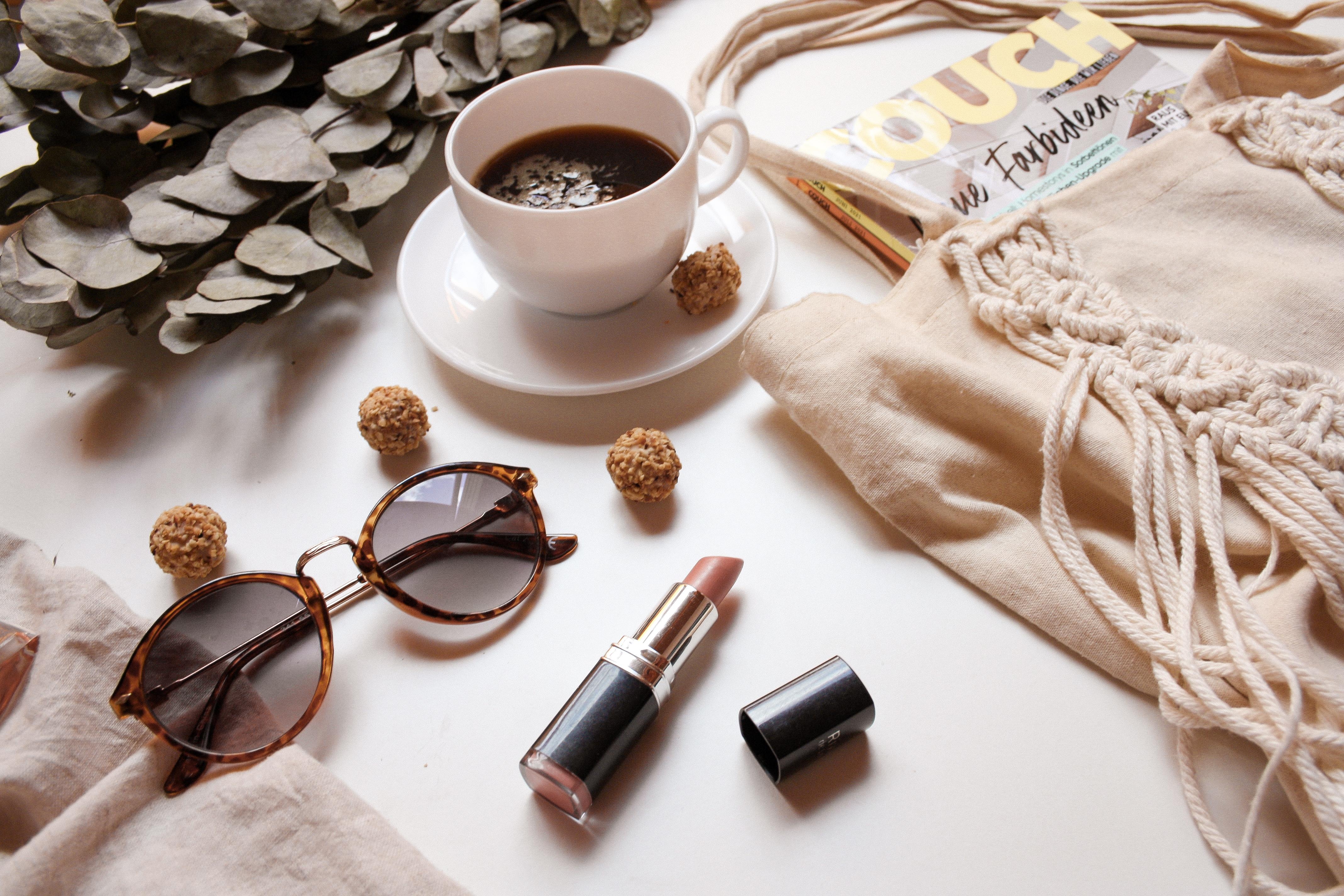 Zeit für #Kaffee und #couchmagazin 

#makramee #couchliebt #fashionbeautychallenge  #handtasche #coffee #coffeetable 