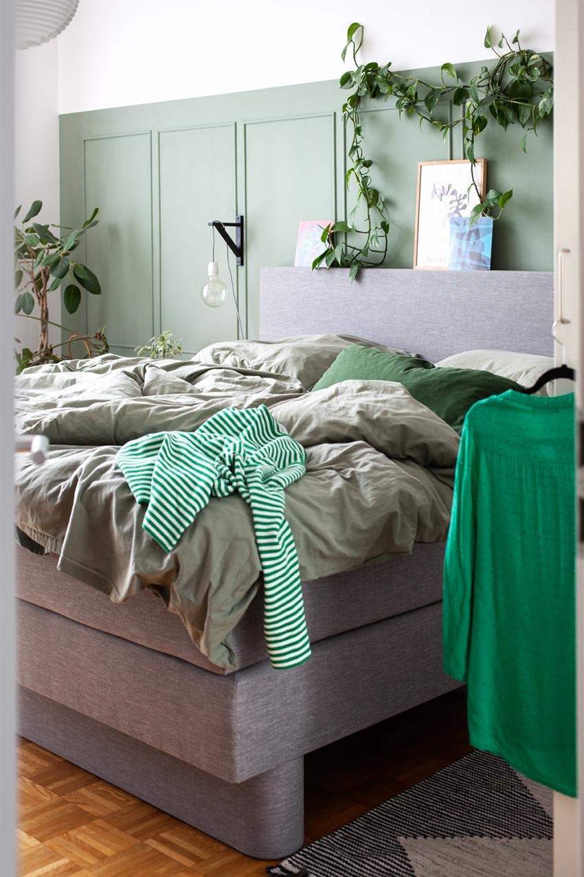 Zufall? Montage (Wochentag) und Montage (planmäßiger Zusammenbau von Bau-/Körperteilen)

#Bett #Grün #Schlafzimmer