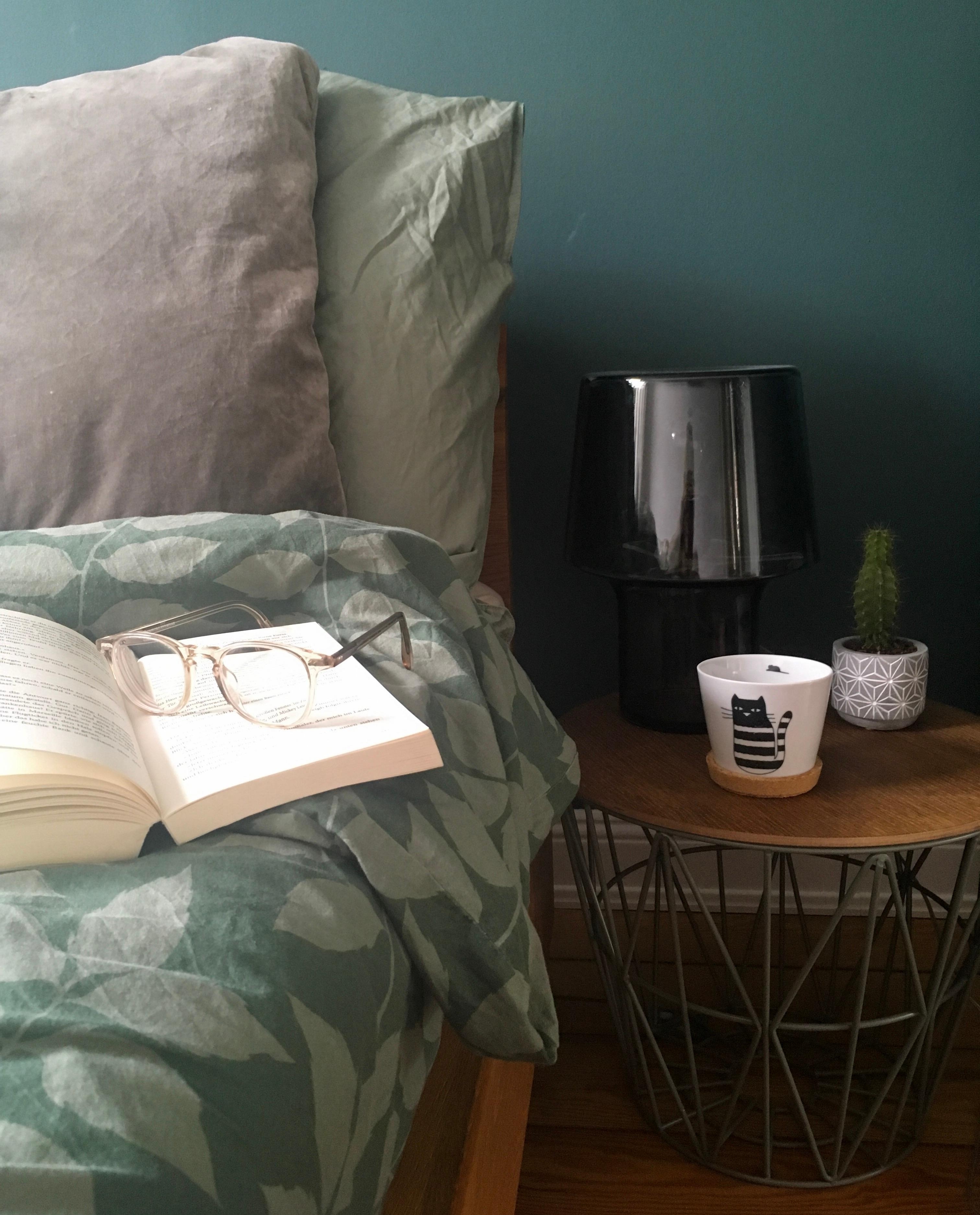#zuhausesein bedeutet für mich: Sonntagmorgen im
Bett, mit einem spannenden Buch und Kaffee ohne Ende!