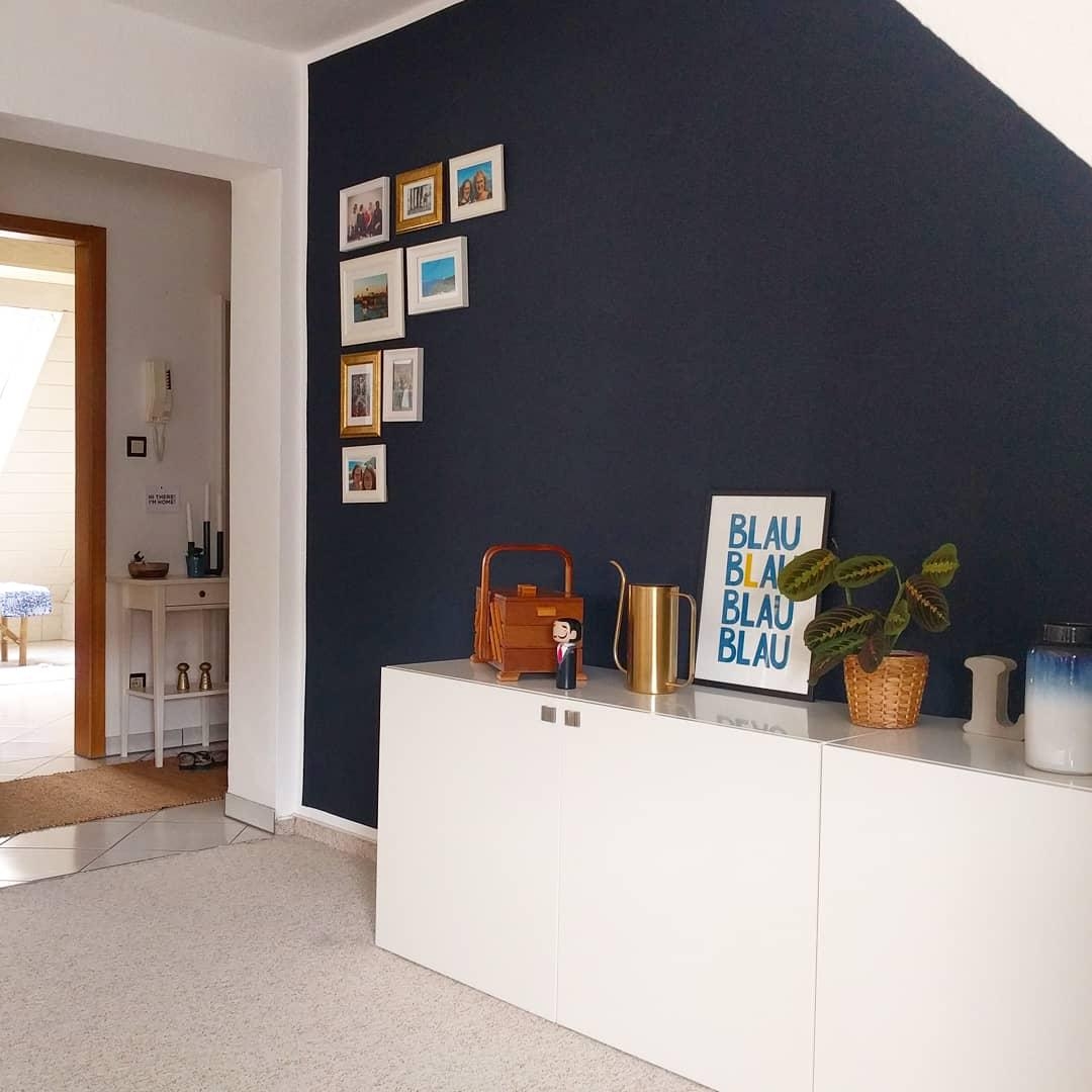 Zum Thema #wandgestaltung und #lieblingsfarbe - meine #dunkelblaue Wand mit mini #gallery