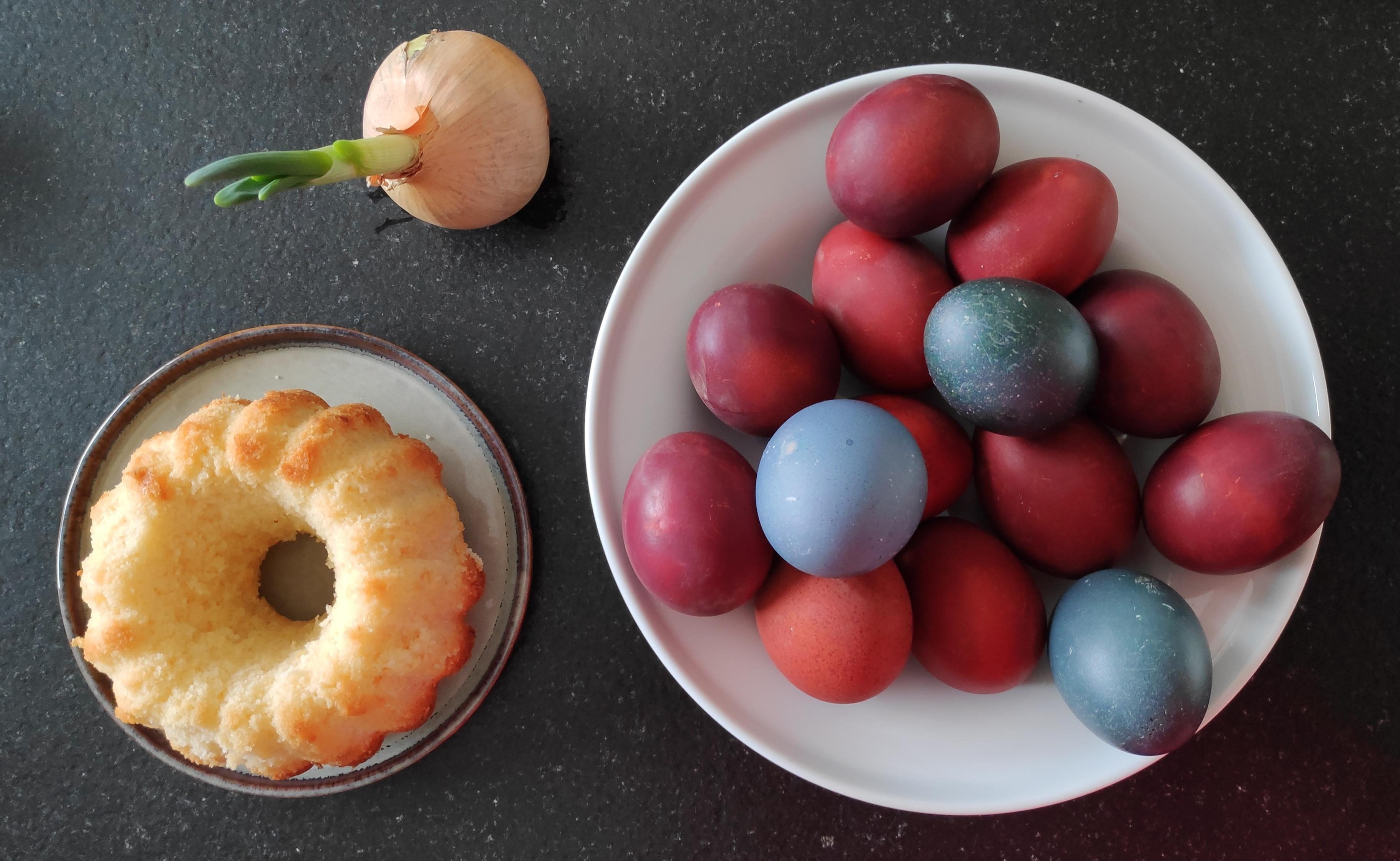 .Zwiebel • Blaukraut.
#Ostereier #Zwiebelschalen #Rotkohl #Blaukraut #natürlichesFärben #färben #Ostern #Tradition
